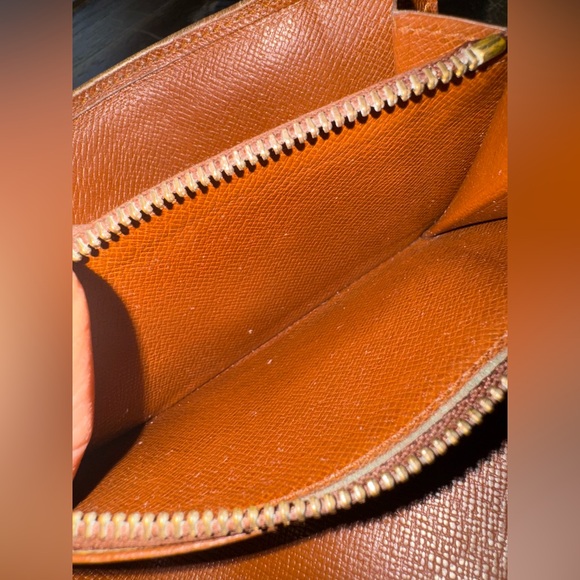 Authentic Louis Vuitton Monogram Snap Compact Zip Wallet - Picture 8 of 9